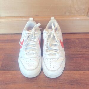 Nike youth girls shoes. Size 6 1/2
